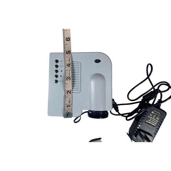 Excelvan Entertainment LED Projector 320x240 Resolution With RC & Power Adapter - Picture 5 of 9
